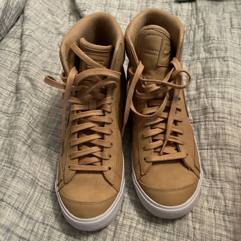 Size 10 Nike blazers. Coral color. Worn once. No flaws.